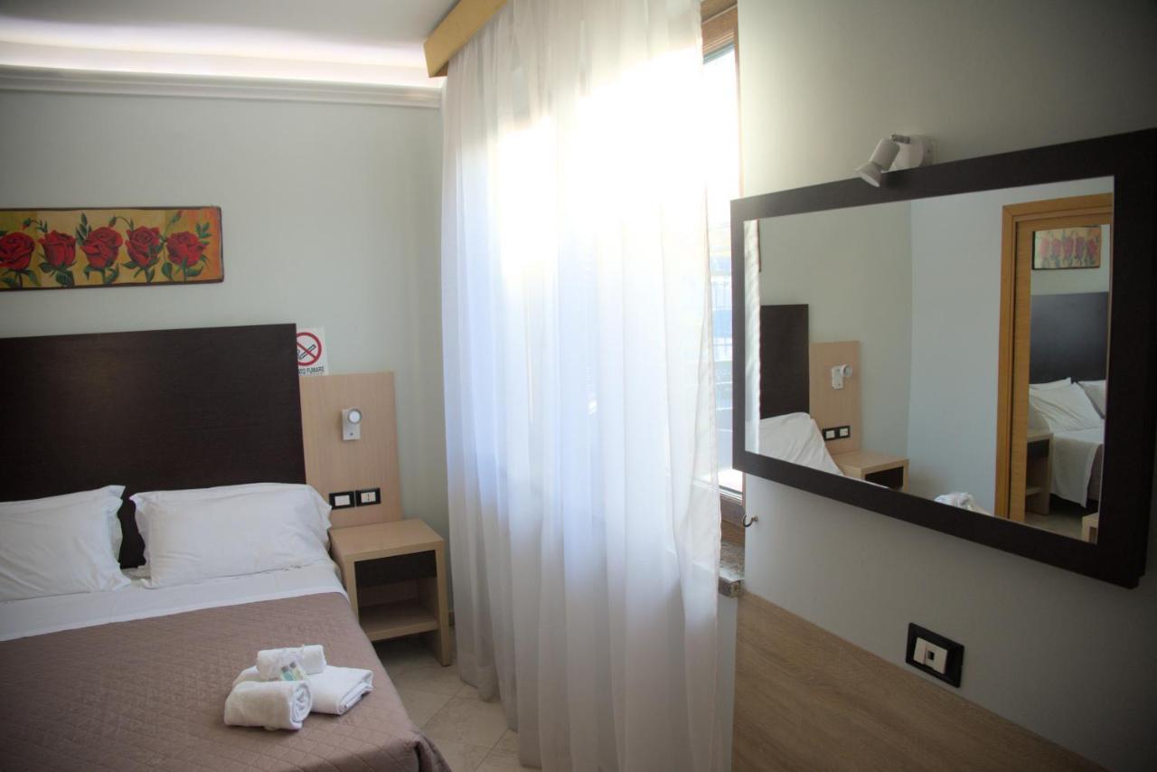 Hotel Dei Tartari Guidonia Esterno foto