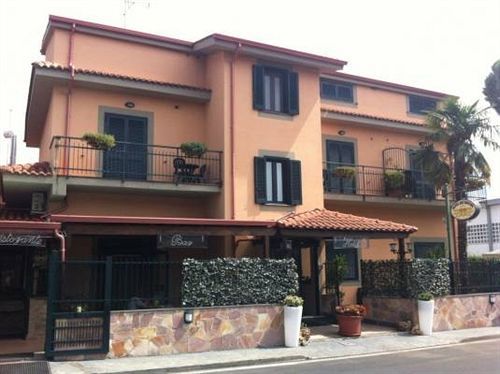 Hotel Dei Tartari Guidonia Esterno foto