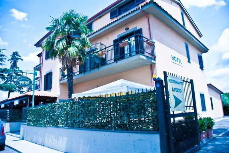 Hotel Dei Tartari Guidonia Esterno foto