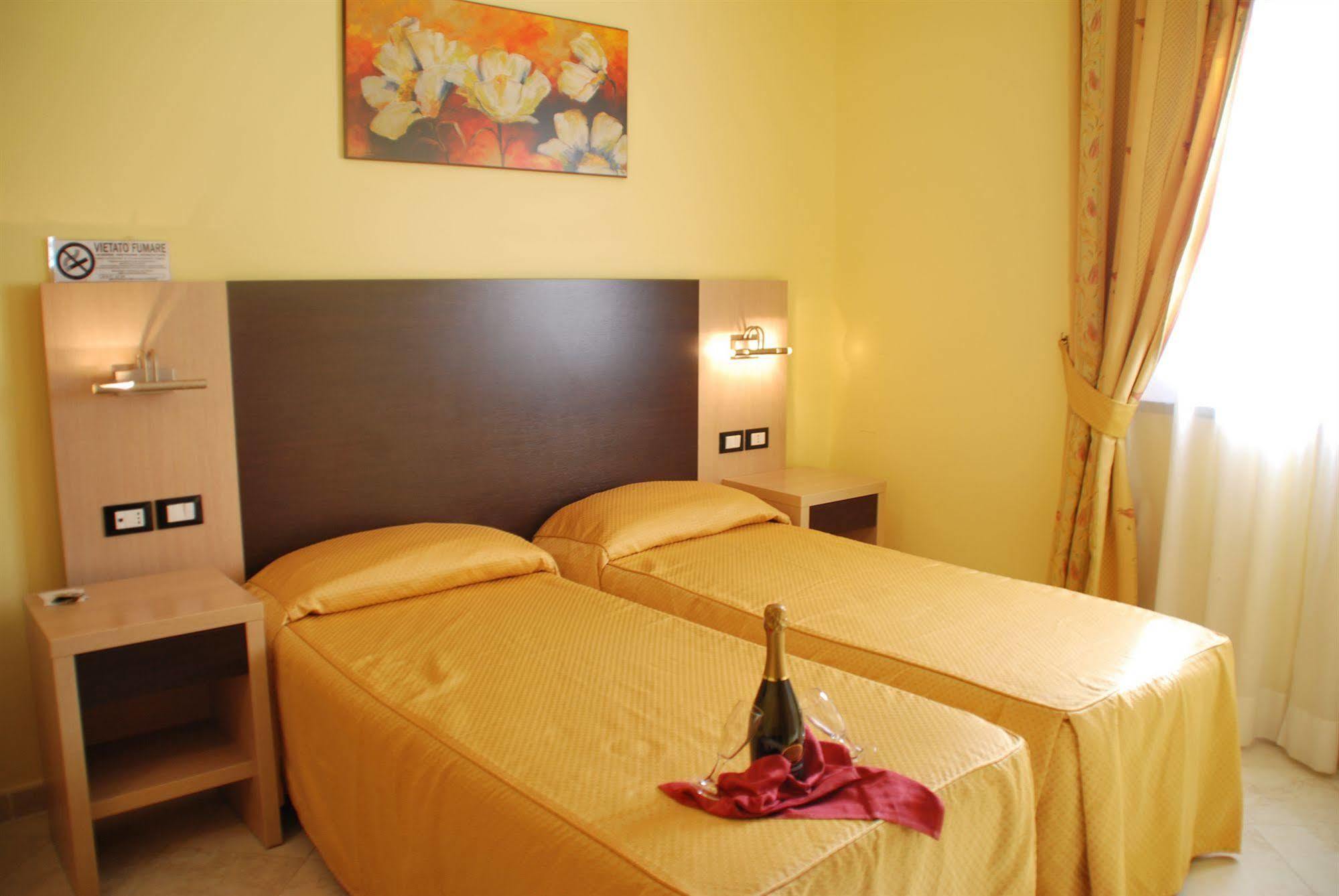 Hotel Dei Tartari Guidonia Esterno foto